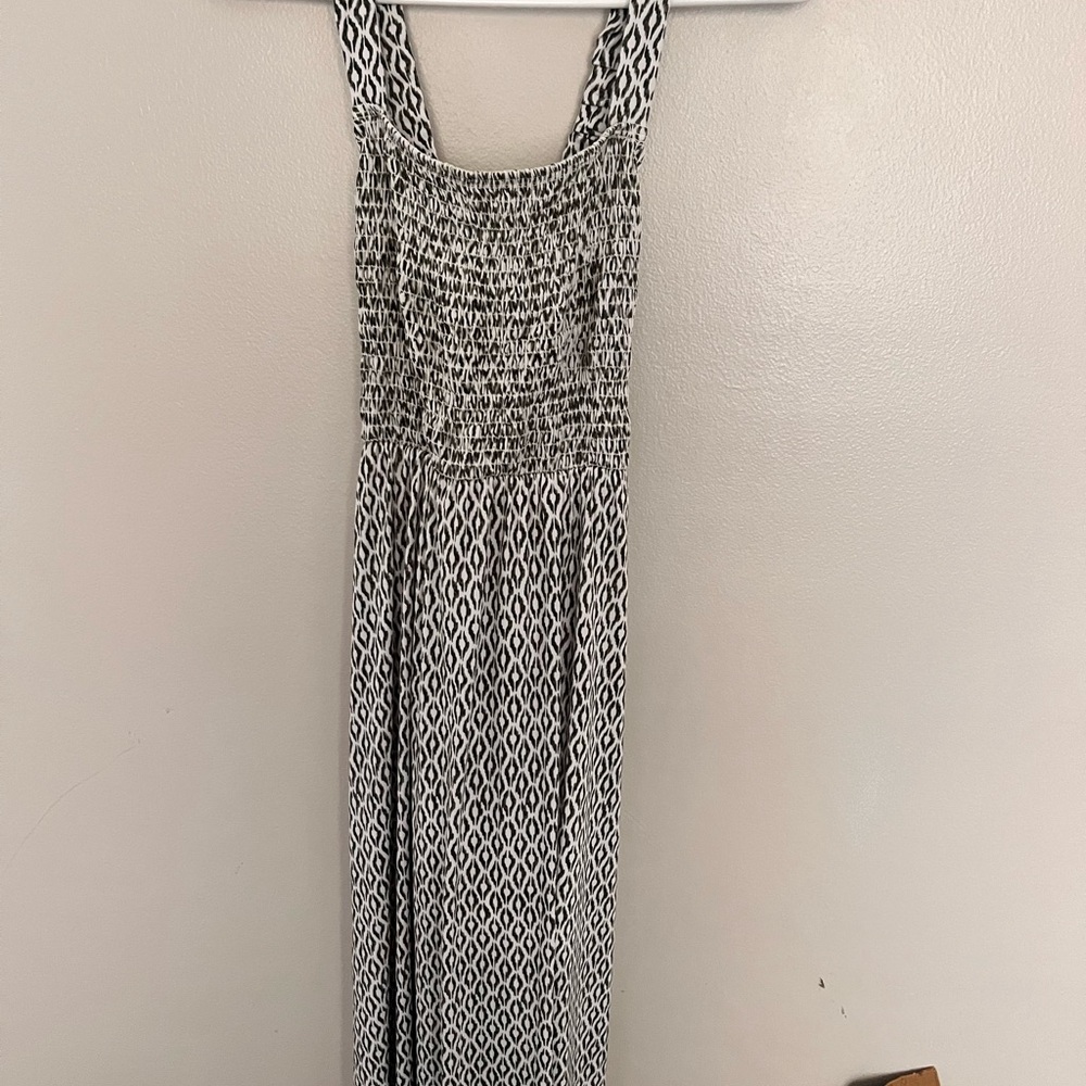 Elegant Black and White Patterned Dress